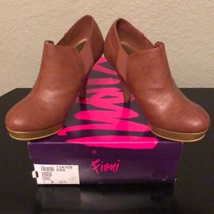 Fioni “Koko” Heeled Booties, Size 5
